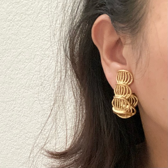 Vintage NAPIER Gold Tone Filigree Twisted Rope Cage Half Hoop Earrings 19.1g - Picture 3 of 9